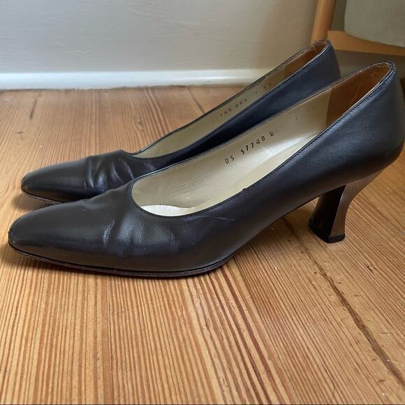 Salvatore Ferragamo vintage black leather heels SIZE 7 - Picture 8 of 8